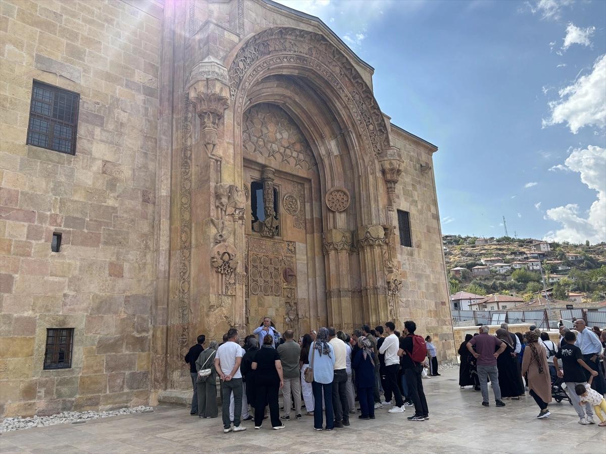 Divriği Ulu Camii ve Darüşşifasına ziyaretçi akını