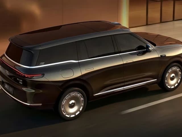 Yengeç Gibi Giden İlk Seri Üretim SUV