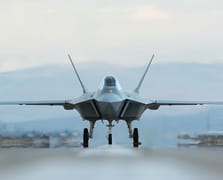 Türkiye, KAAN’ın ikinci prototipini tanıttı: F-35’e alternatif olarak öne çıkıyor