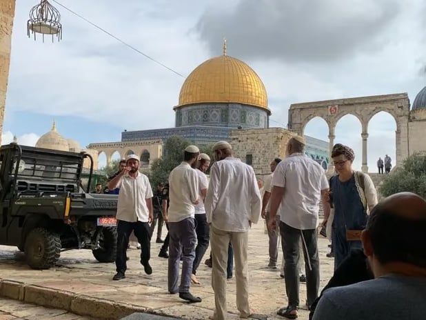 Kudüs'te gerilim tırmanıyor:  Yahudi yerleşimciler Kurbanlarla Mescid-i Aksa'ya baskın düzenledi