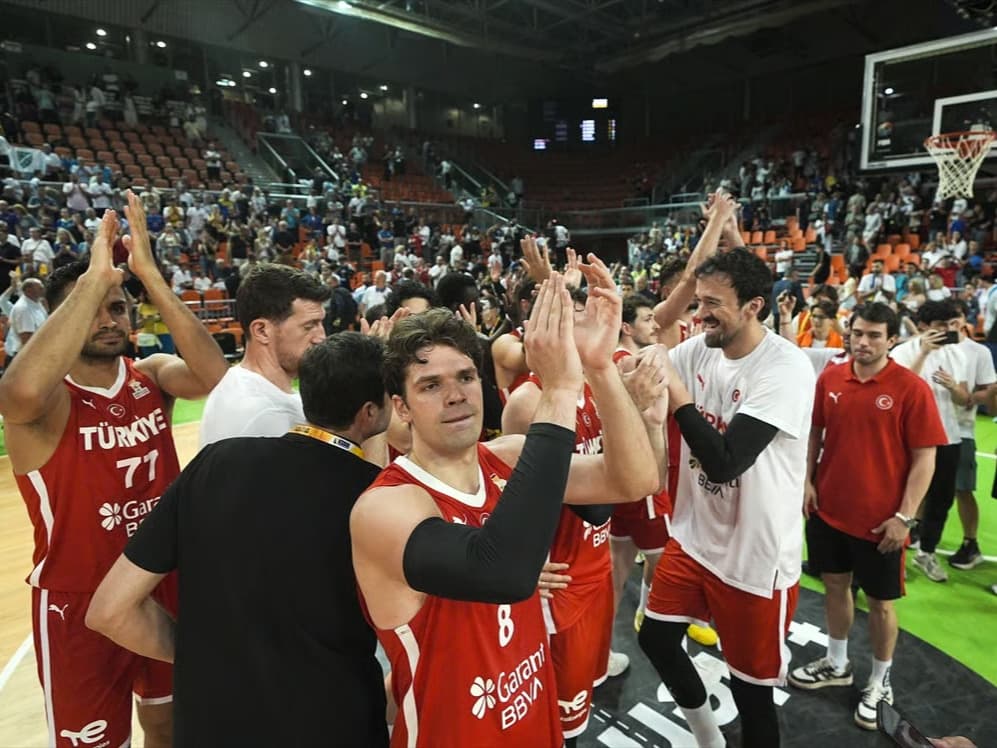 12 Dev Adam Bosna'da liderliği garantiledi