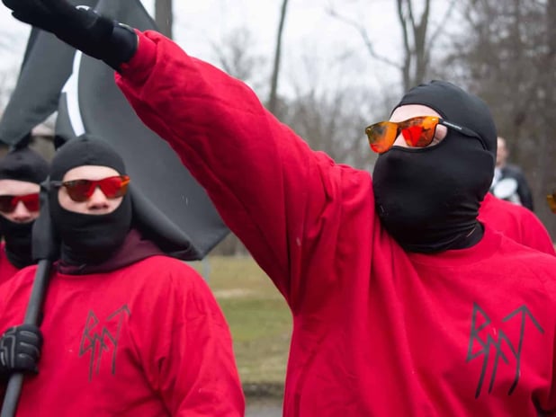 Almanya'da 535 Şiddet Yanlısı Neo-Nazi aranıyor