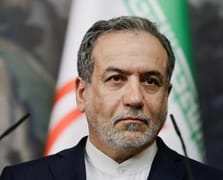 Arakçi’den Zelenskiy’e sert yanıt: İran kendini korur aptal palyaço