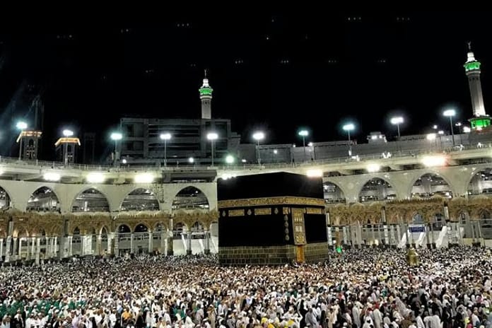 Hac vizesi olmayan yabancılar Mekke'ye giremeyecek