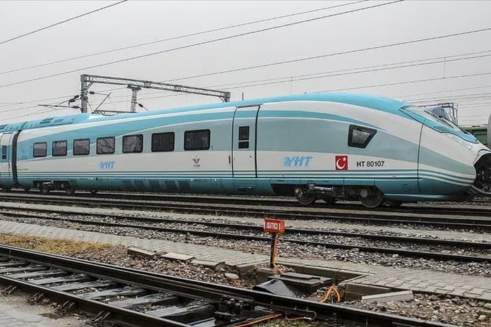 Yüksek hızlı trenlerle 100 milyon yolcu taşındı: Ankara-İstanbul hattı zirvede