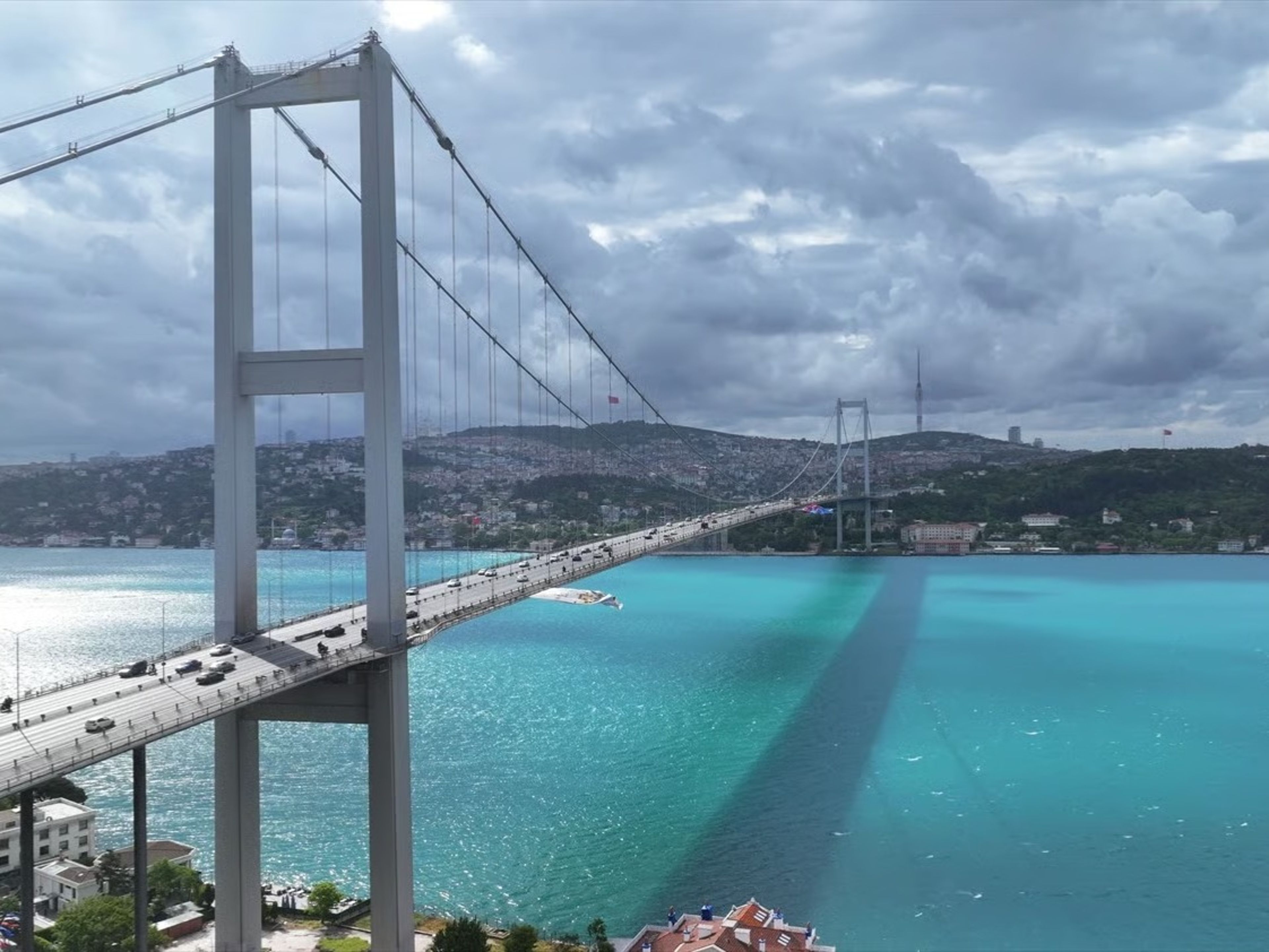 Boğaz'da Maldivler esintisi: İstanbul turkuaza boyandı!