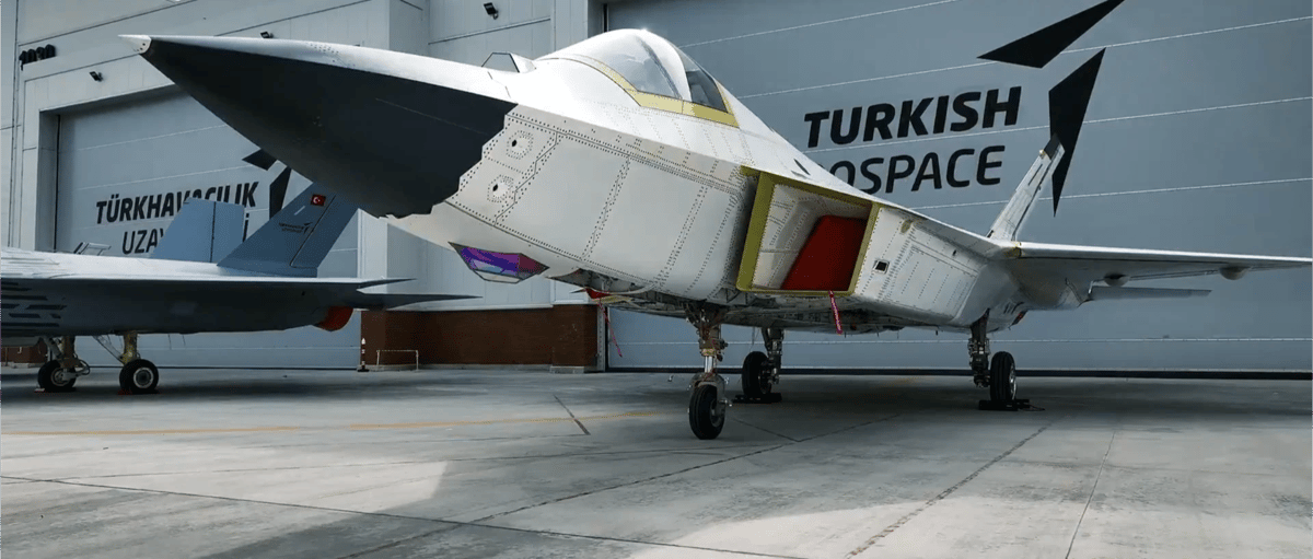 KAAN savaş uçağı