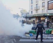 Fransa’da Macron karşıtı eylemlerde tansiyon yükseldi