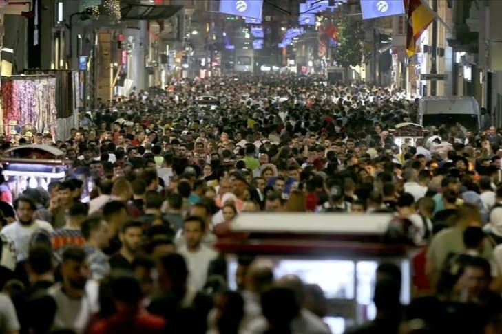 TÜİK: Türkiye’nin yarısı "Bakıcı" konumunda, istihdamda bakım yükü artıyor