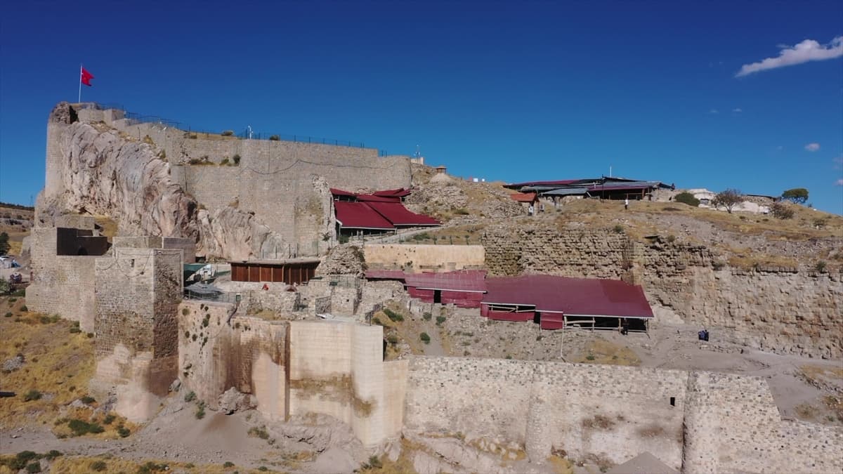 Harput Kalesi'ndeki Roma Dönemine ait gizli geçidin restorasyonu tamamlandı