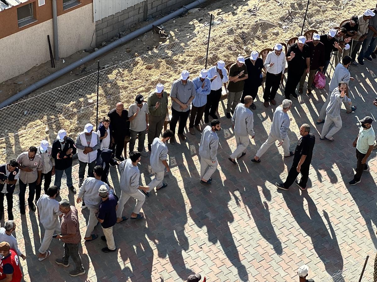 İsrail'in serbest bıraktığı Filistinli esirlerin bir kısmı Gazze'ye ulaştı