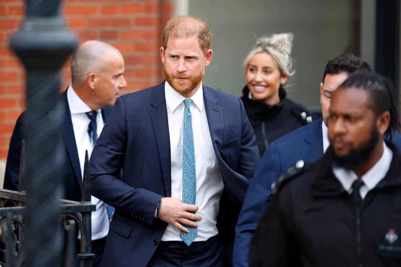 Prens Harry'ye milyonluk mahkeme faturası