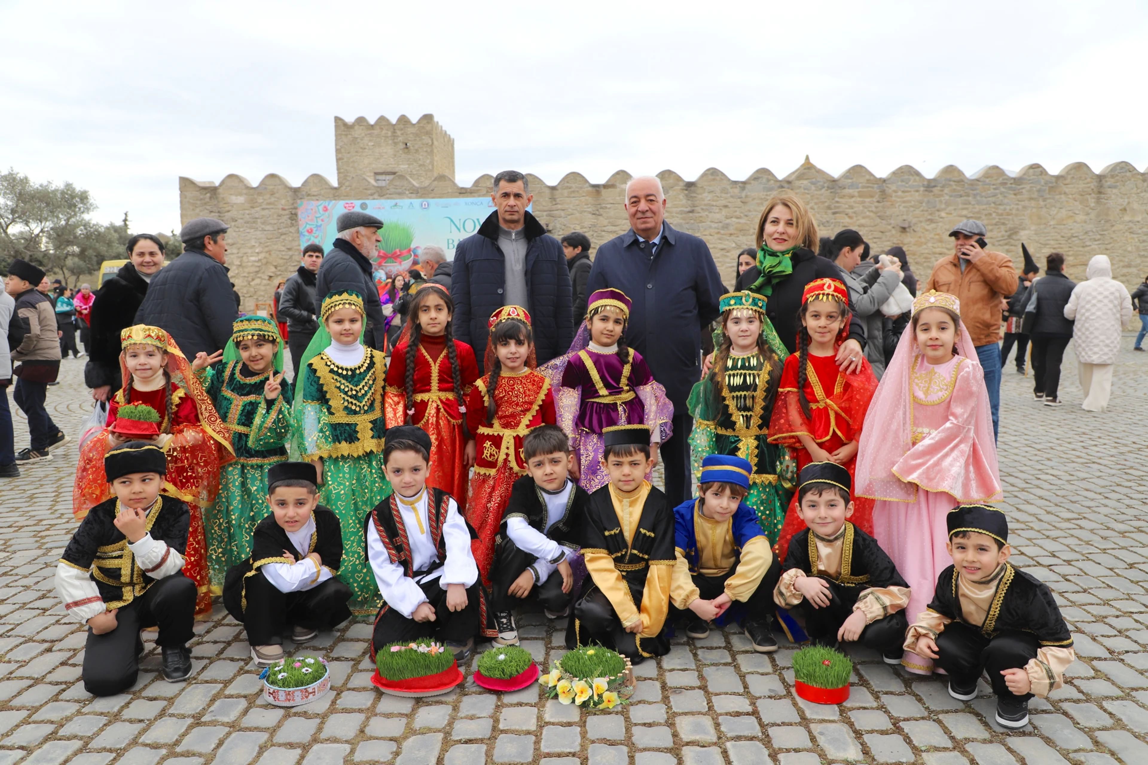 Pehlivan ve cambazlardan heyecan dolu şovlar