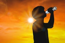 Kavurucu sıcaklık devam ediyor: Doğu'da fırtına alarmı