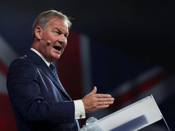 İngiliz milletvekili yardım kürekçilerini yasa dışı göçmen sandı