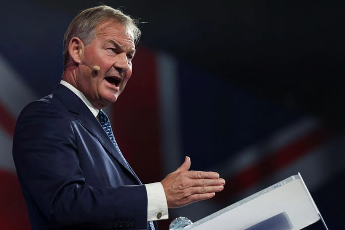 İngiliz milletvekili yardım kürekçilerini yasa dışı göçmen sandı