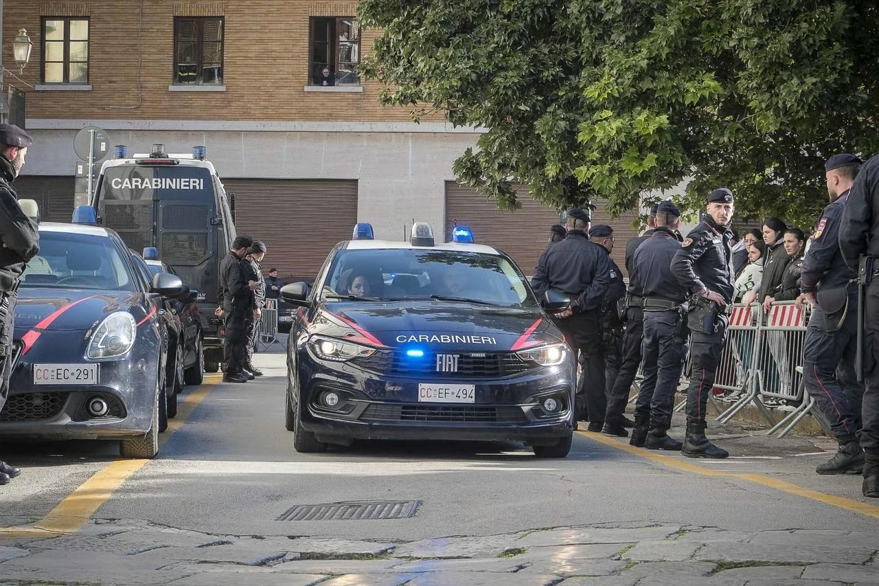İtalya’da film sahnelerini aratmayan soygun!
