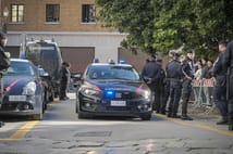 İtalya'da silahlı çete zırhlı nakil aracına saldırı düzenledi