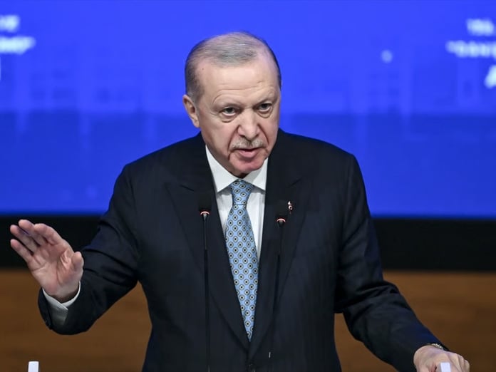 Cumhurbaşkanı Erdoğan'dan yeni anayasa vurgusu: "Bu demokratik ayıbı gidermek boynumuzun borcudur"