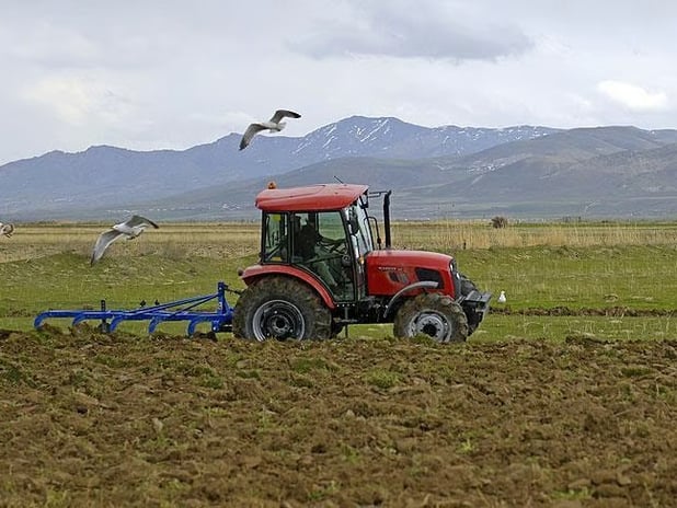 MHP’den ekonomi vurgusu: Çiftçiye destek, emekliye iyileştirme, esnafa nefes