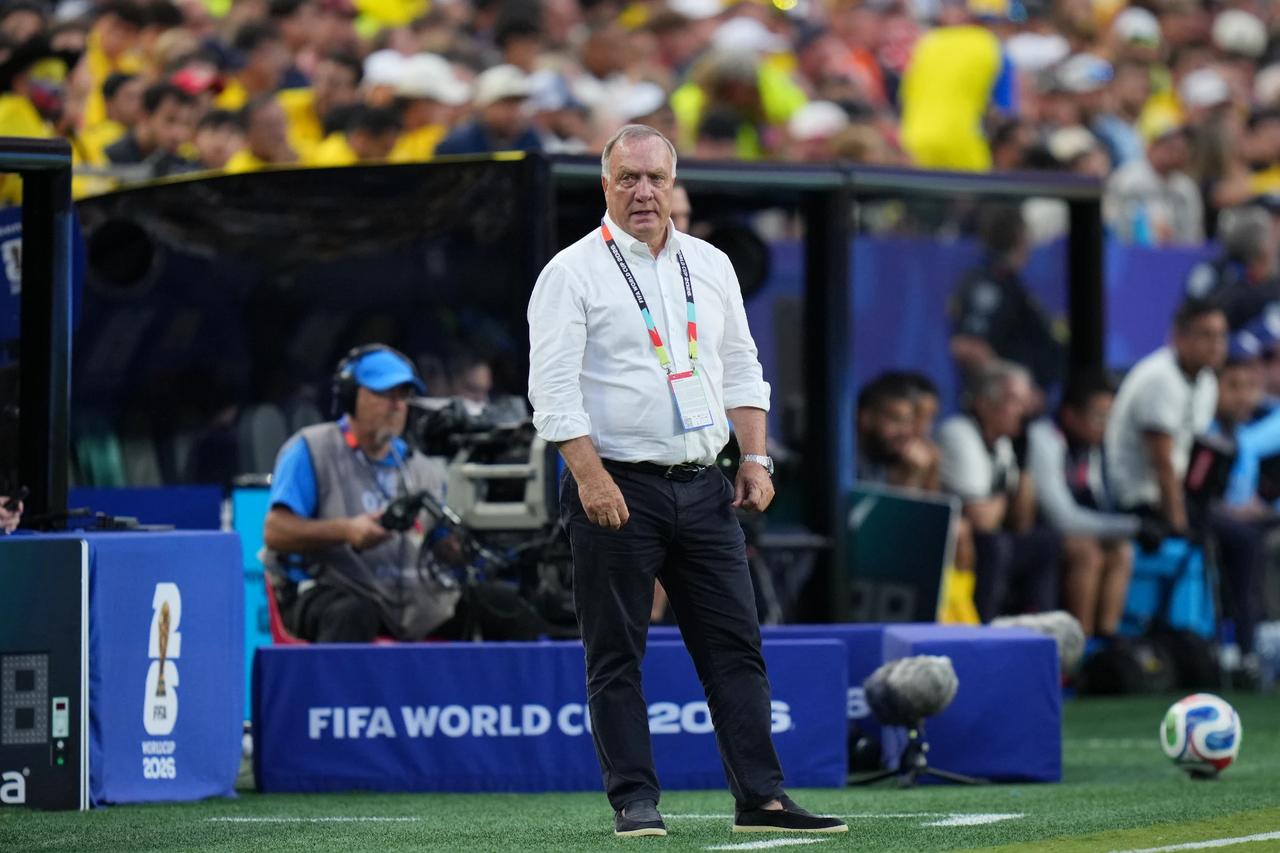 Dick Advocaat tarihe geçti