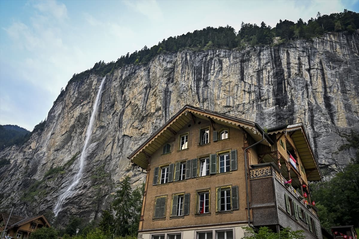 Alpler'in ortasında düşsel bir vadi: Lauterbrunnen