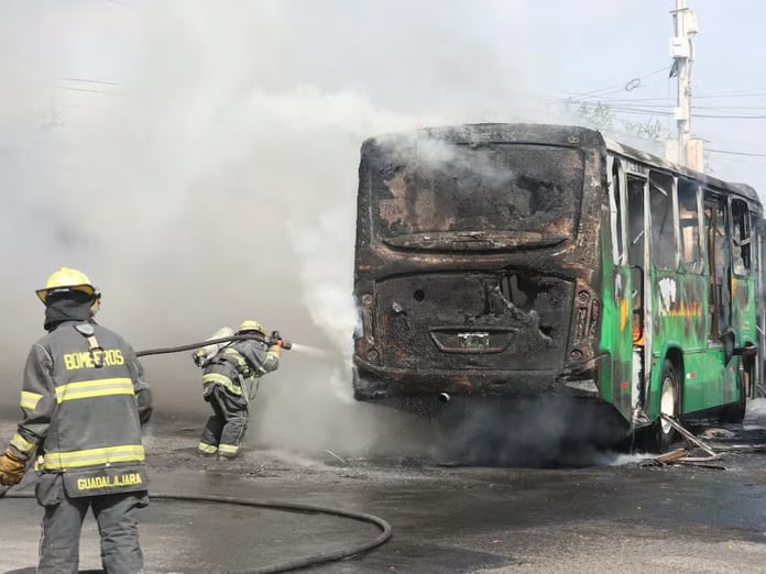 Meksika karıştı: Karteller ile güvenlik güçleri çatışıyor