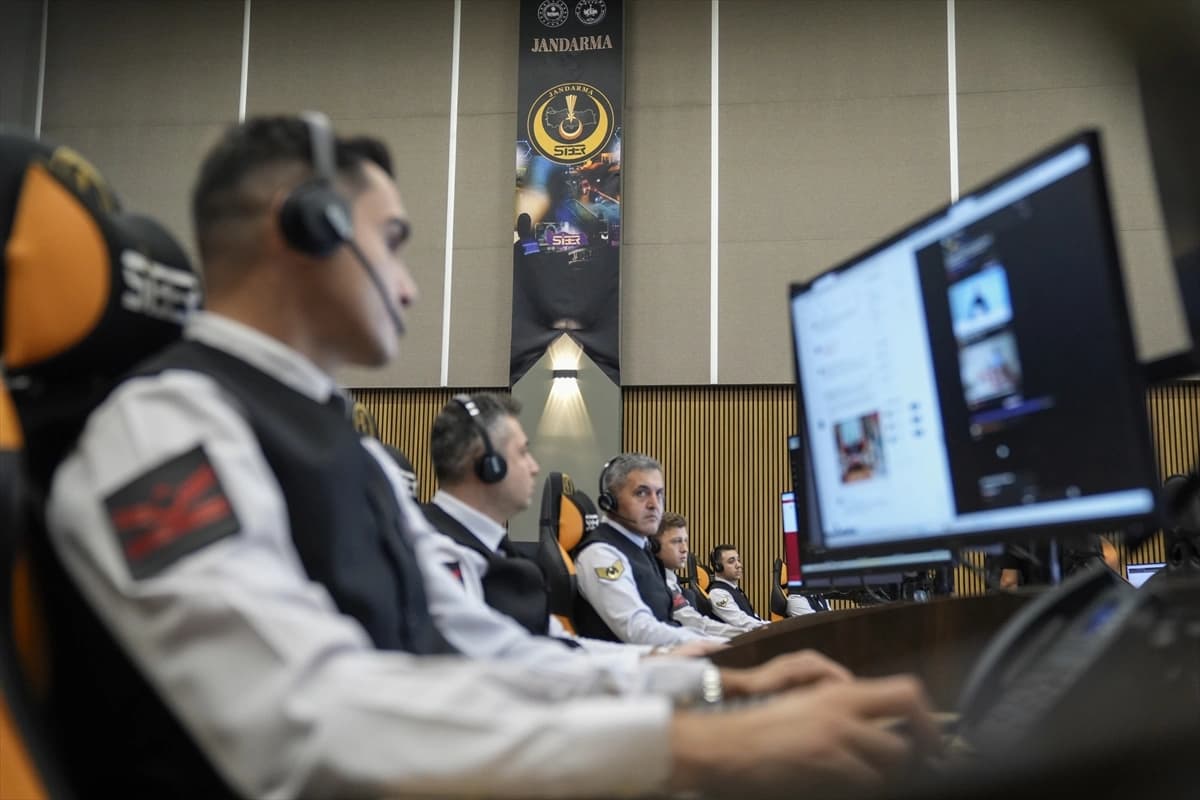 Jandarma uyarıyor! Yapay zekayı dertleşme aracı olarak görmeyin