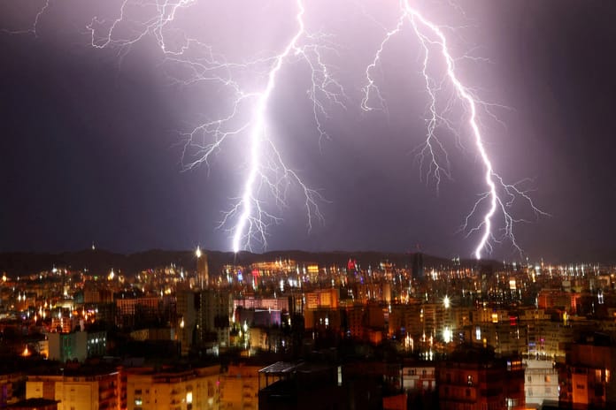 Ruanda’da yıldırım faciası: Yağmurdan kaçan 9 çiftçi hayatını kaybetti