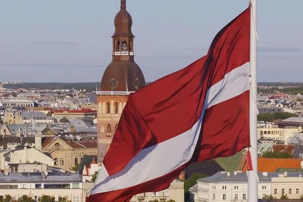 Letonya'da Rusça yasağı ülkeyi ikiye böldü