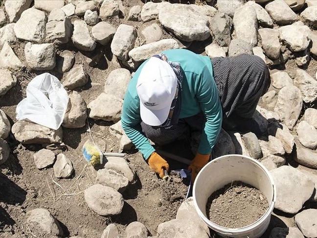 Tozkoparan Höyüğü'nde 6350 yıllık tarih gün yüzüne çıkıyor