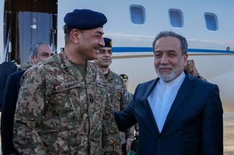 US and Iran Near Hormuz Agreement, Pakistan Claims