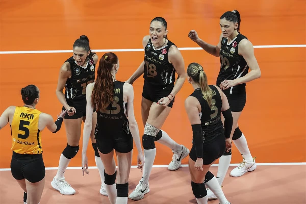 VakıfBank final serisine galibiyetle başladı