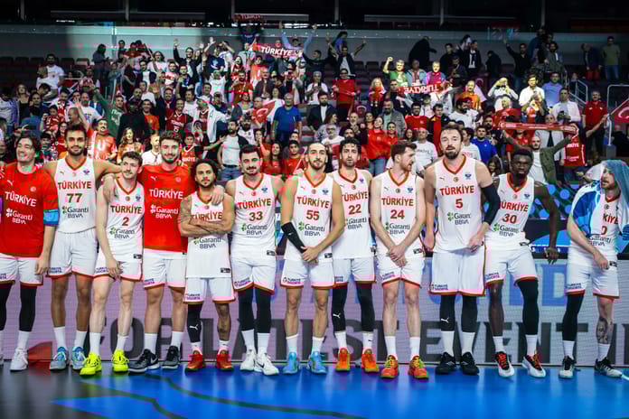 EuroBasket'te zirve mücadelesi: İki namağlup takım, grup liderliği için parkeye çıkıyor