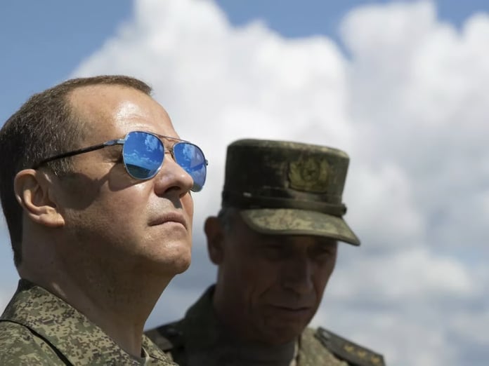 Trump'ın Rusya'ya tarifeyle gözdağına Kremlin'den küçümseyici yanıt