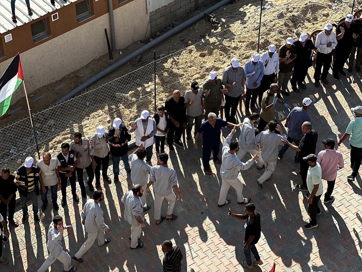 İsrail'in serbest bıraktığı Filistinli esirlerin bir kısmı Gazze'ye ulaştı