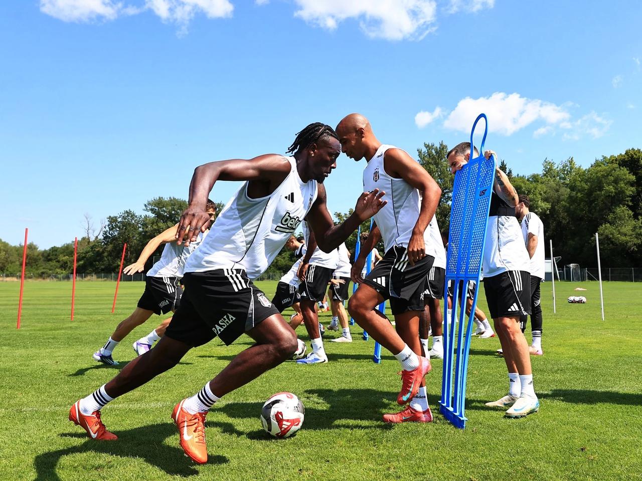 Beşiktaş'ta sezonun üçüncü provası: Yeni transferler sahada