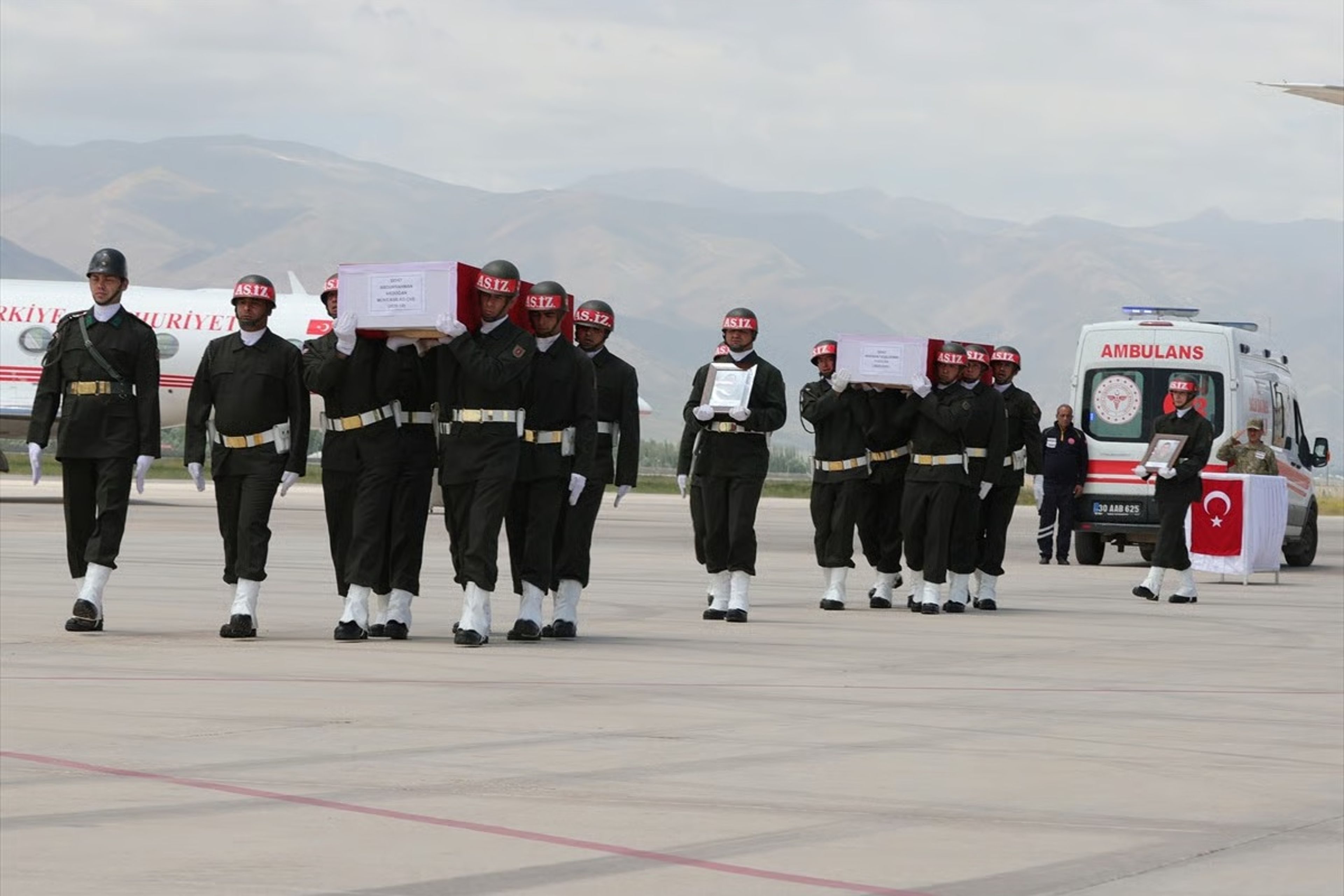 6 Şehidimiz için Hakkari'de tören düzenlendi