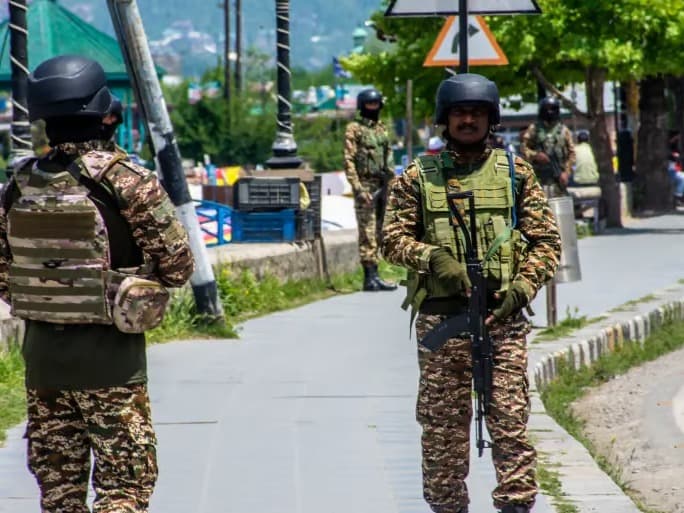 Pakistan'dan Hindistan'a misilleme uyarısı