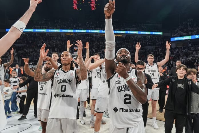 Beşiktaş derbide Fenerbahçe'yi mağlup etti: Galibiyet serisi 14 maça çıktı