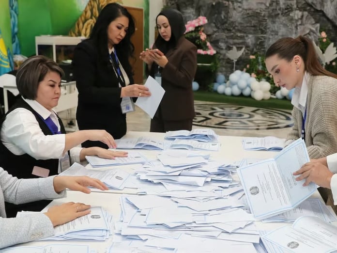 Kazakistan'da anayasa referandumundan "evet" sonucu çıktı