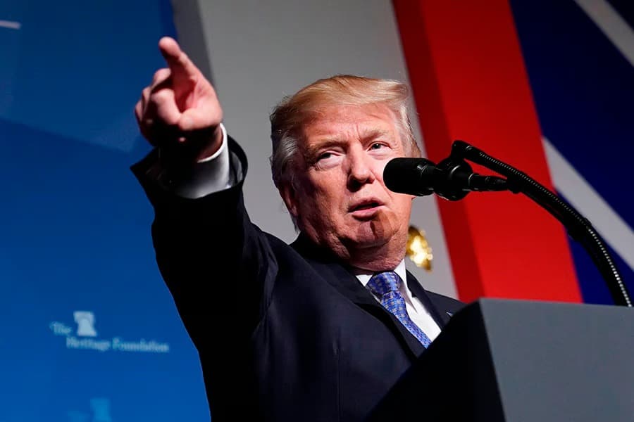 Trump - Clooney arasında kılıçlar çekildi!