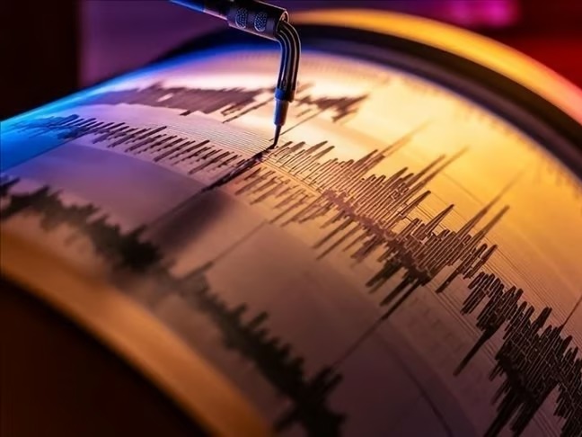 Son Dakika! Van'da korkutan deprem: 5.2 ile sallandı