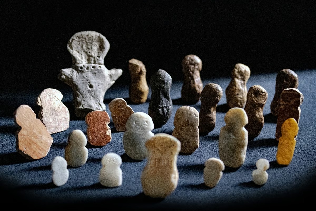 Tavşanlı Höyük'te 4 bin 500 yıllık idoller bulundu