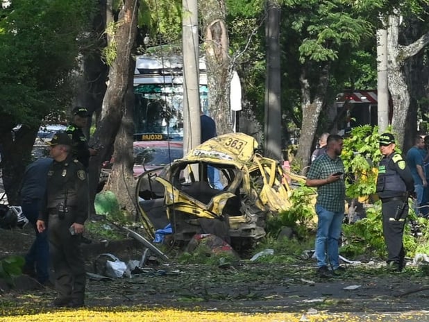 Kolombiya'da askeri üs yakınlarında bombalı saldırı: 5 ölü