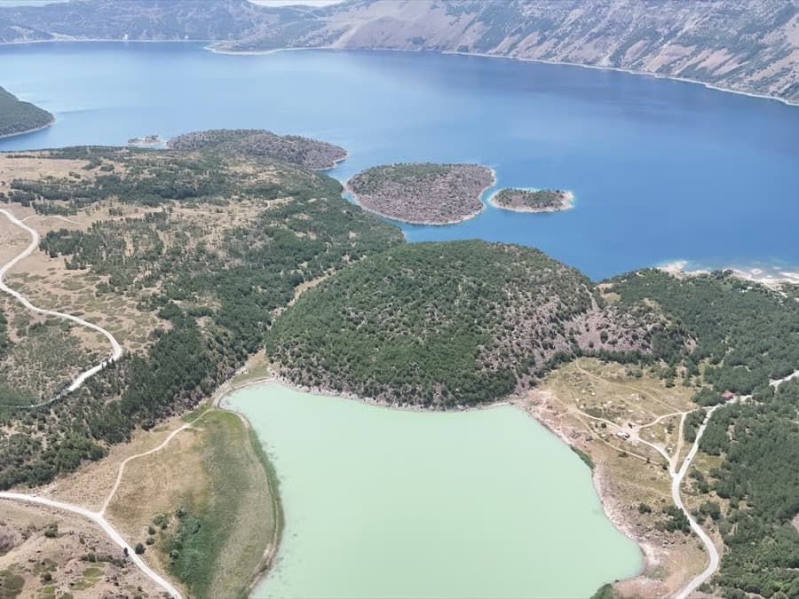 Gazeteciler Nemrut Kalderası'nı gezdi