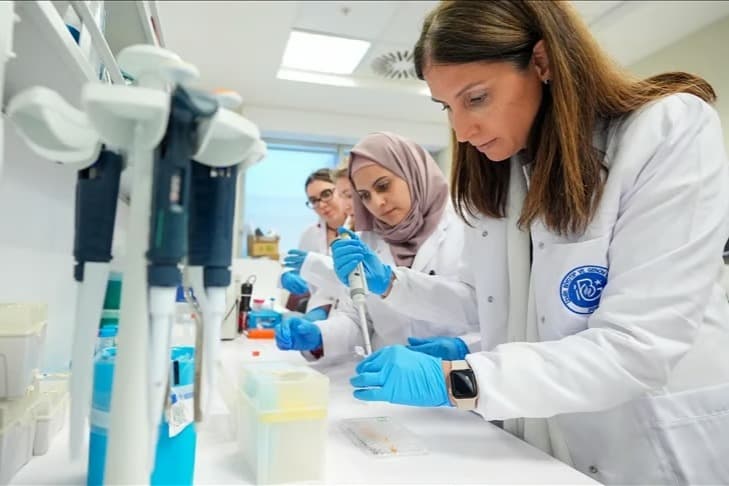 Karın şişkinliğine dikkat: Sinsi kanserin habercisi olabilir