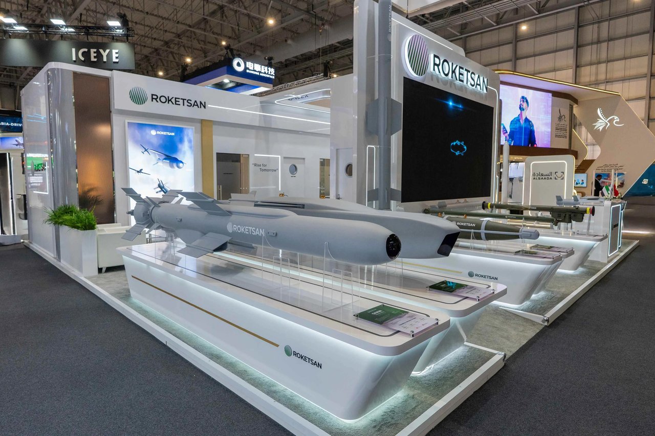 Roketsan, Dubai’de yeni nesil füzeleri sergiledi