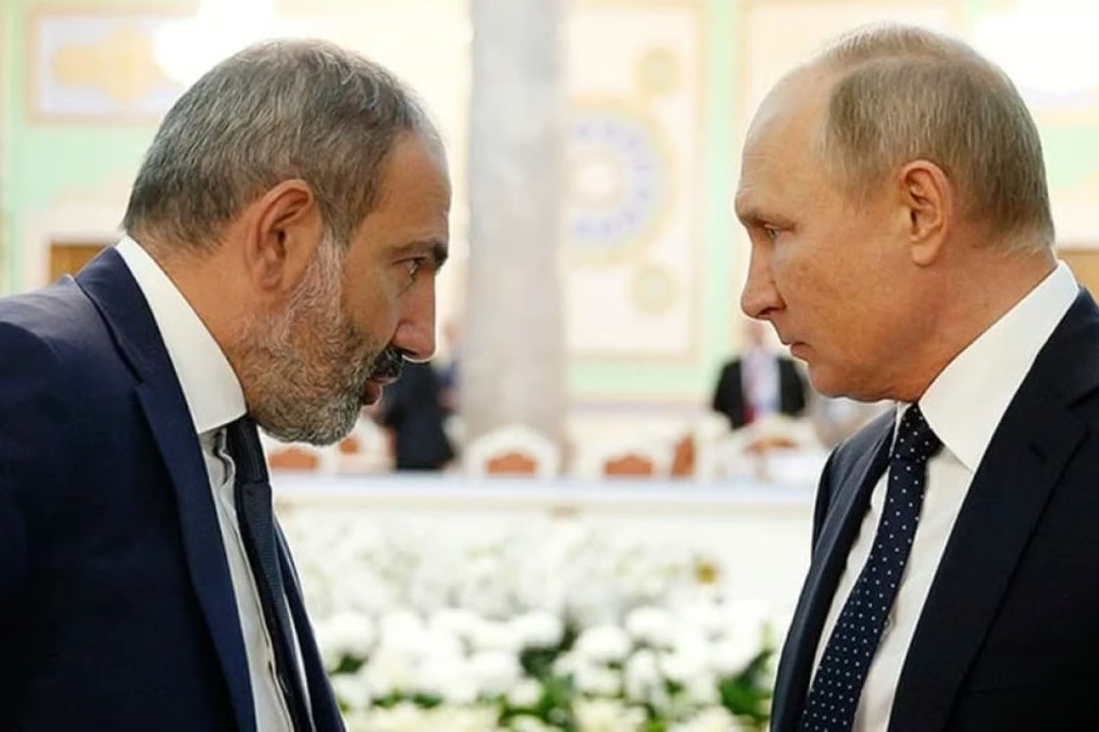 Putin'den Paşinyan'a "aynı anda iki ittifak mümkün değil" mesajı