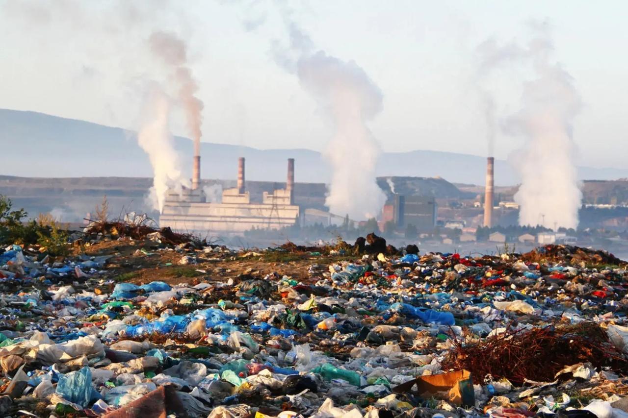 Plastiğin dünyaya yıllık maliyeti 1.5 trilyon dolar
